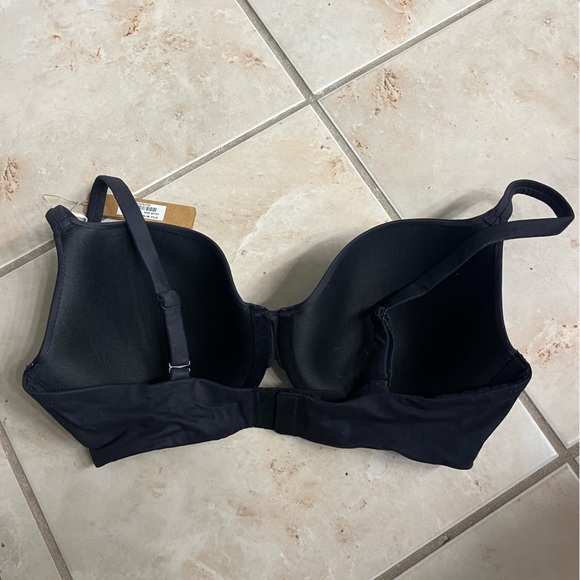 SKIMS Fits Everybody T-Shirt Bra - Picture 5 of 11